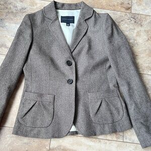 New suit never worn from Banana Republic